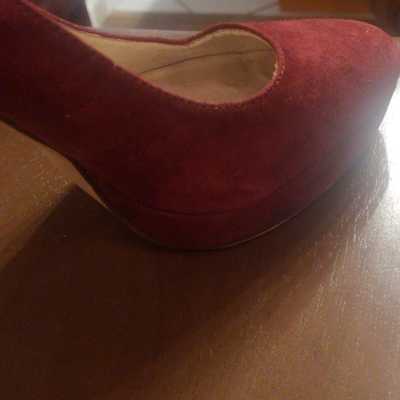 Shoes - Picture 5 of 5